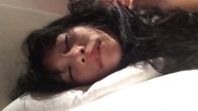 加班夜宵灌醉风骚女同事 旅馆开房嘴上说不要下面却热情迎合 鸡巴狂抖爽到翻白眼